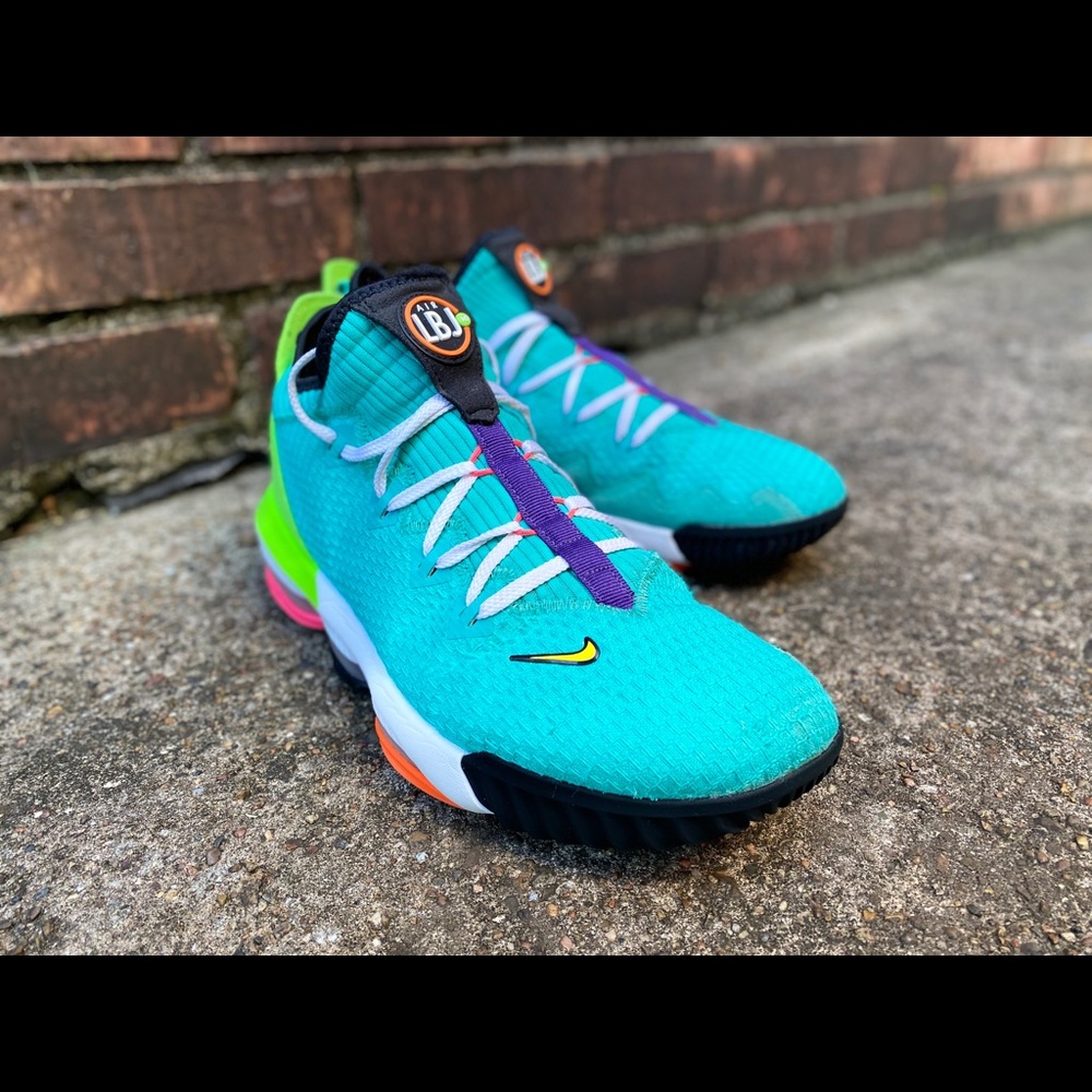 Lebron James 16 Low Hyper Jade Basketball Shoe